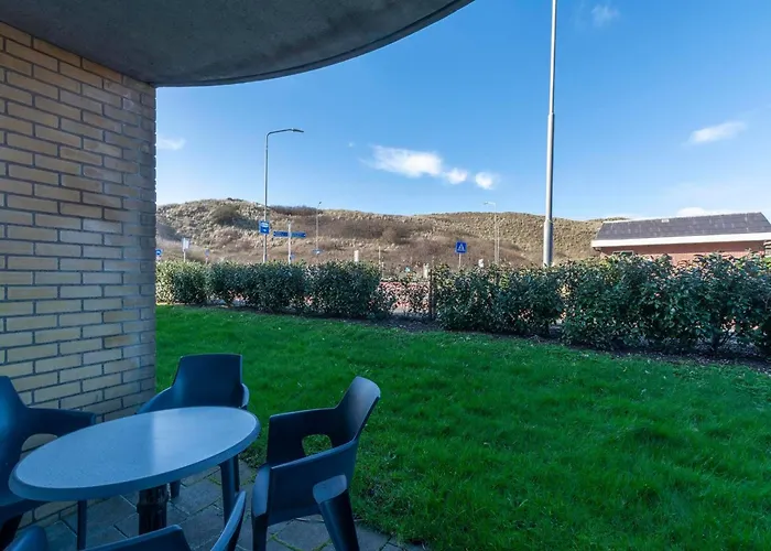 5 For 4 Guests In Callanstoog Apartment